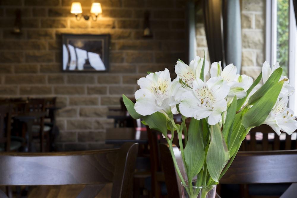 The Plough Hotel Sleights Exterior photo