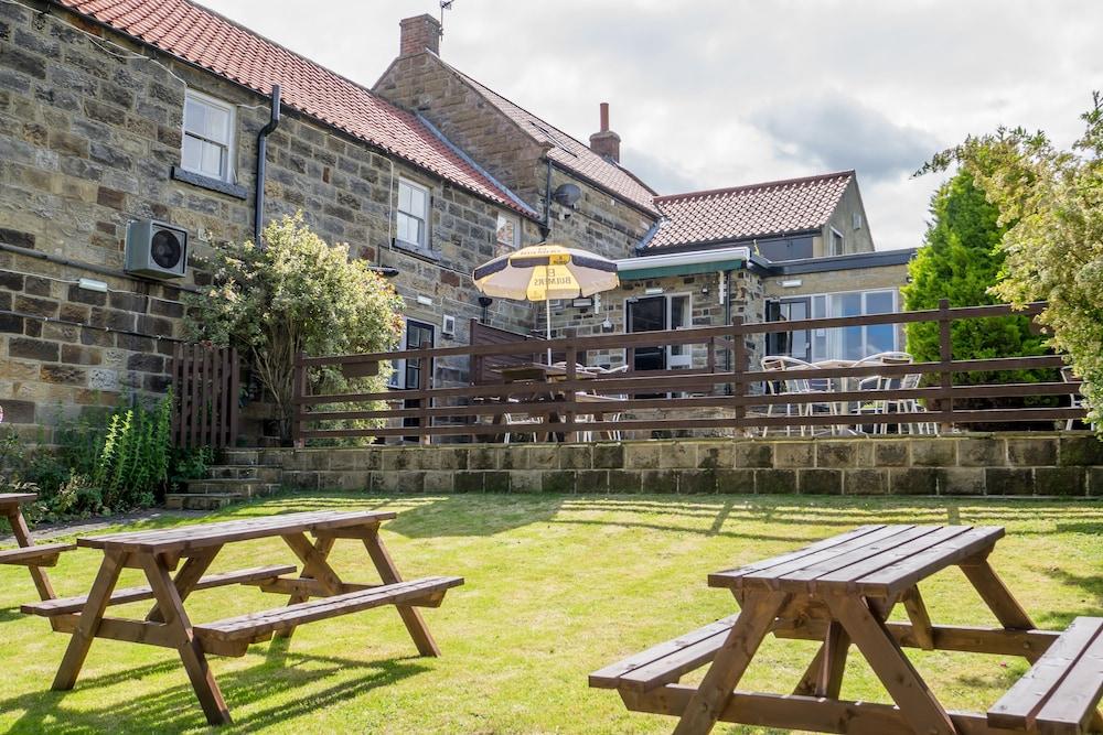 The Plough Hotel Sleights Exterior photo